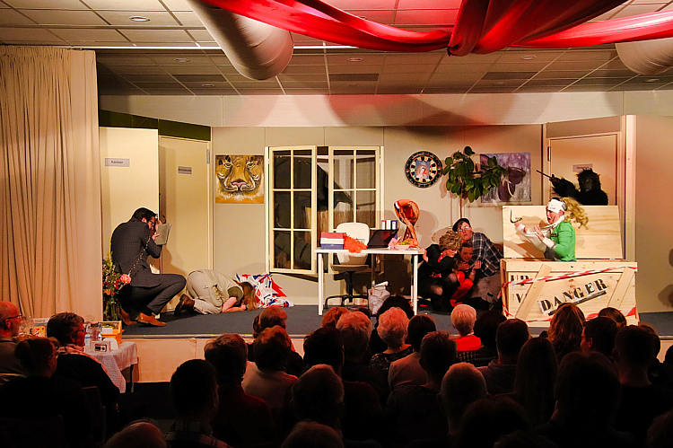 CPJ Waarder-Driebruggen met de klucht 'Dolle beestenboel'_75